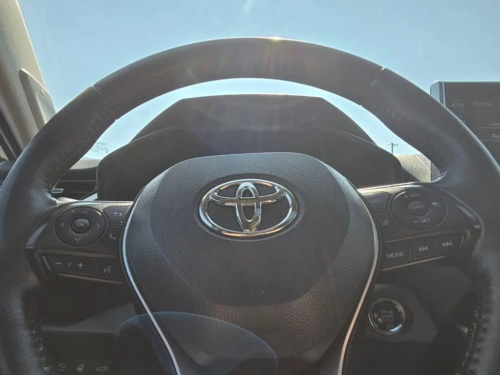 2022 Toyota RAV4 Limited photo 25