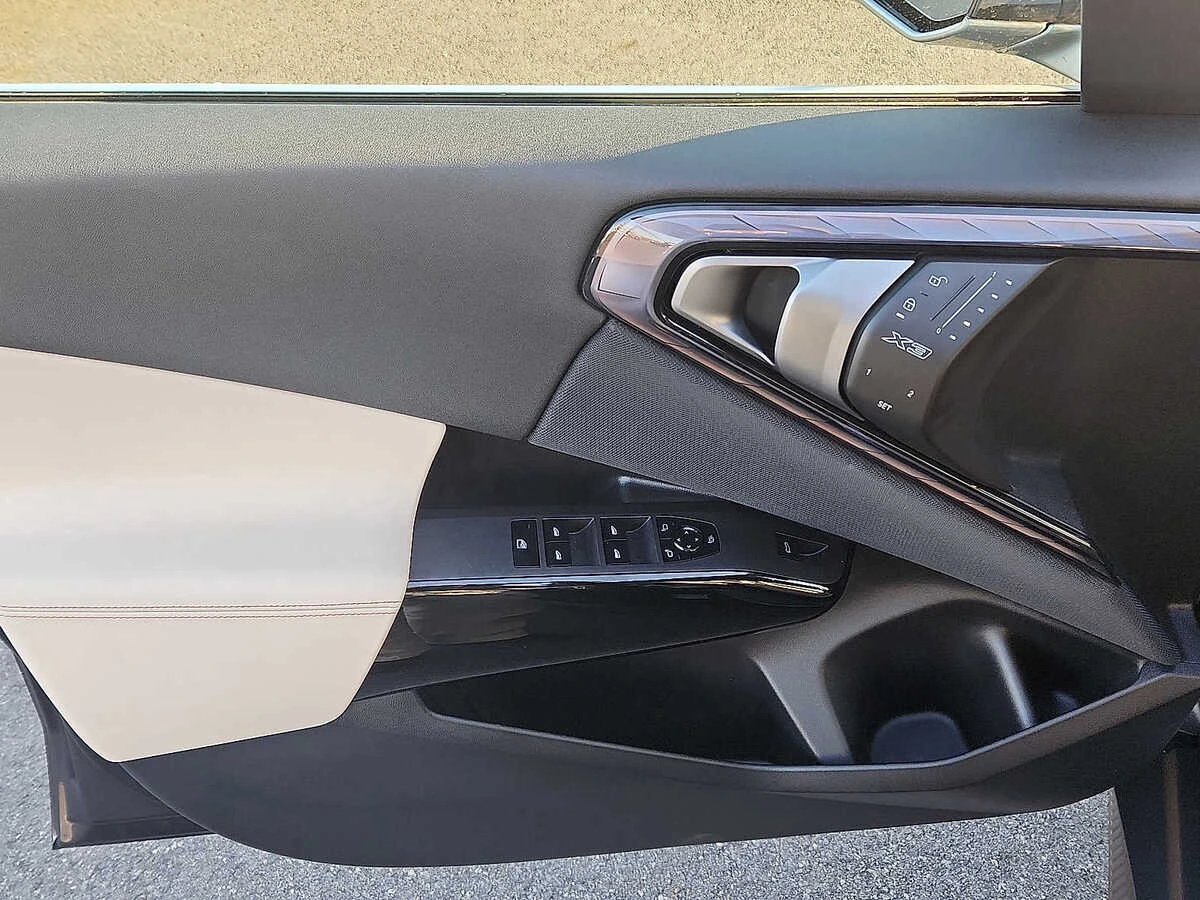 2026 BMW X3 30 - Photo 12