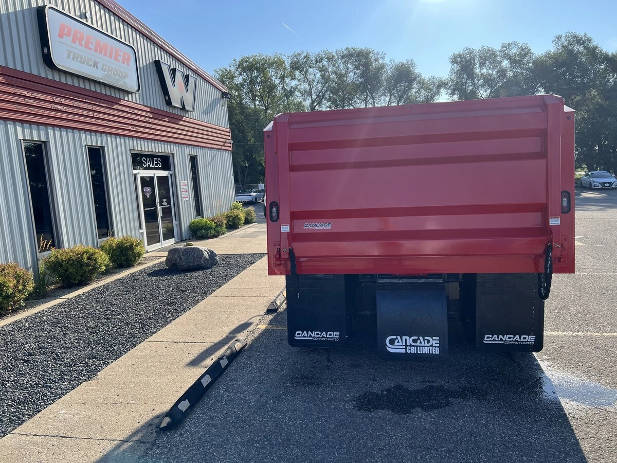 2027 Freightliner M2 106 — photo 3