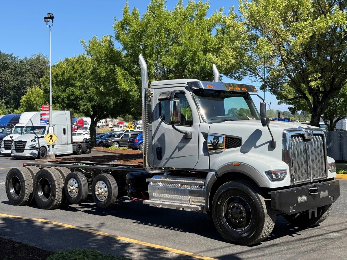 2027 Western Star 49X — photo 3