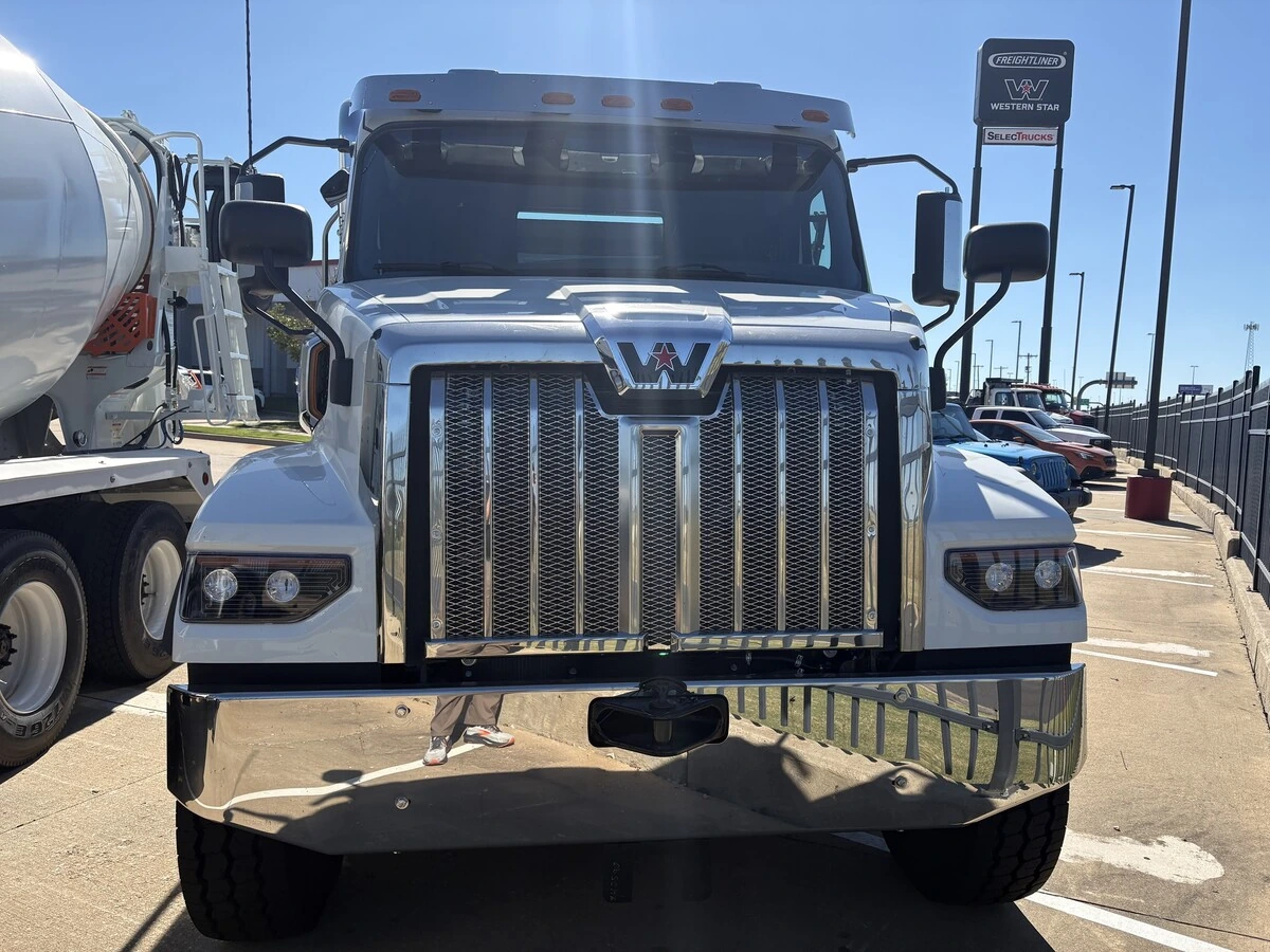 2027 Western Star 47X — photo 2