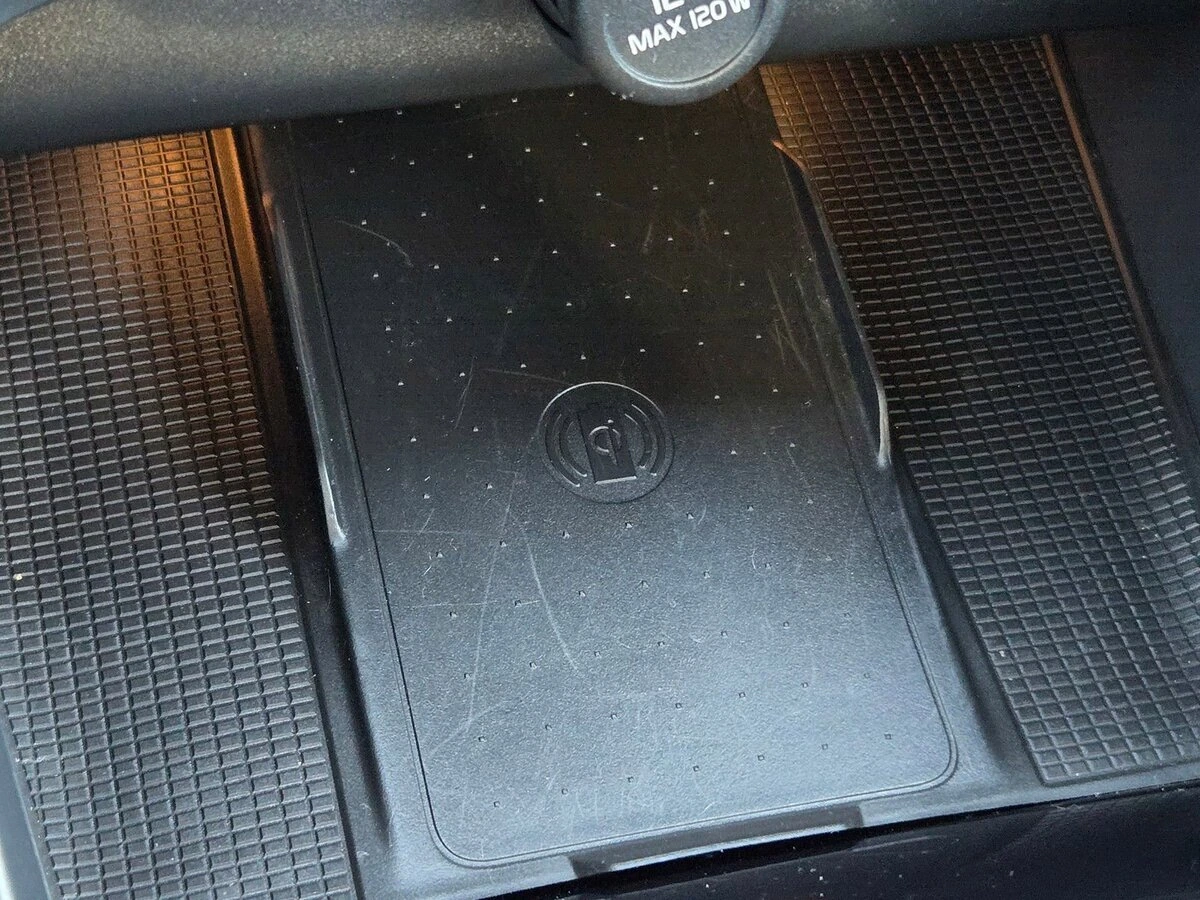 2023 Volvo - image 28