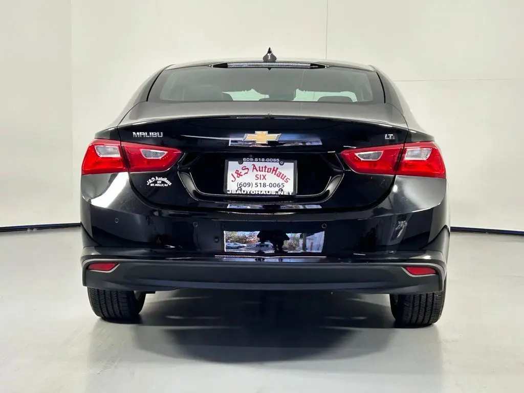 2023 Chevrolet Malibu 1LT photo 4