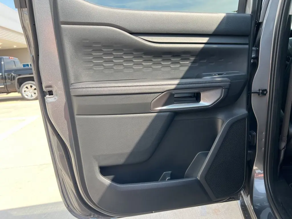 2025 Ford Ranger XLT photo 12