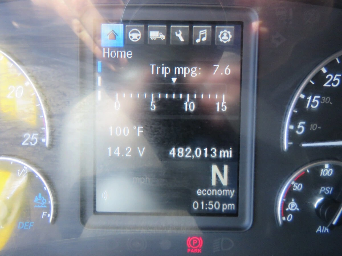 2022 Freightliner Cascadia - image 22