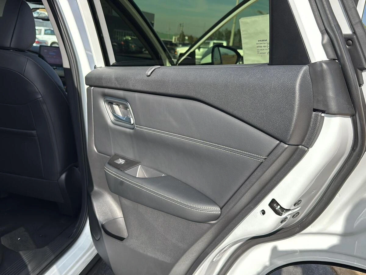 2026 Nissan Rogue Platinum - Photo 13