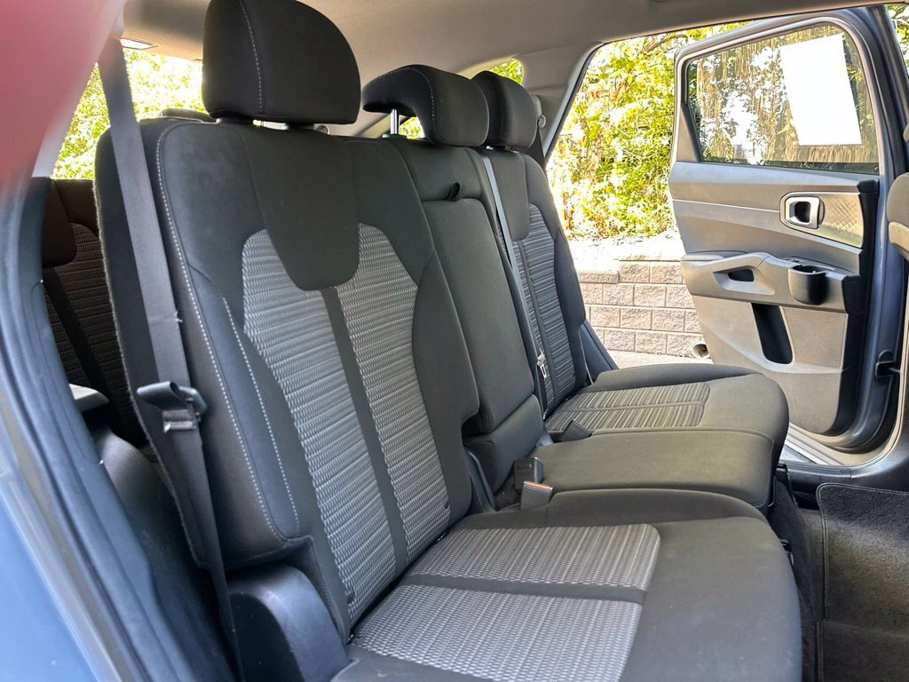 2022 Kia Sorento LX - Photo 26