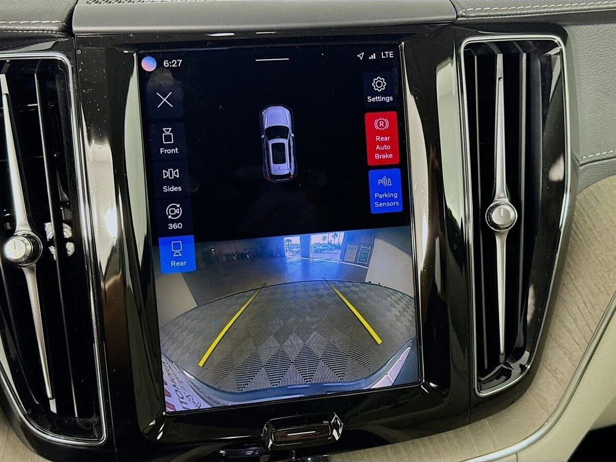 2023 Volvo - image 17