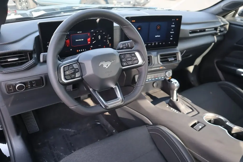 2025 Ford Mustang EcoBoost photo 2