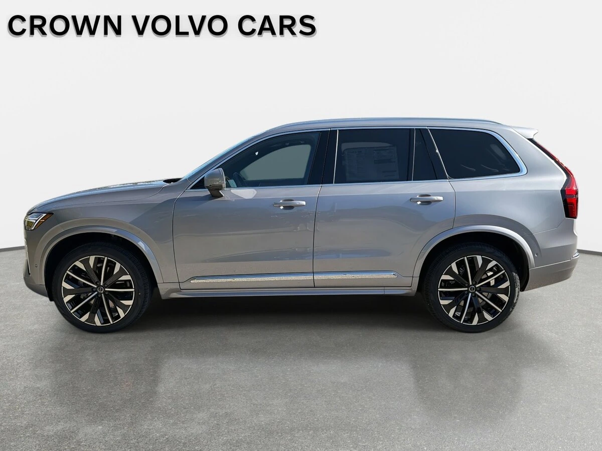 2026 Volvo - image 8