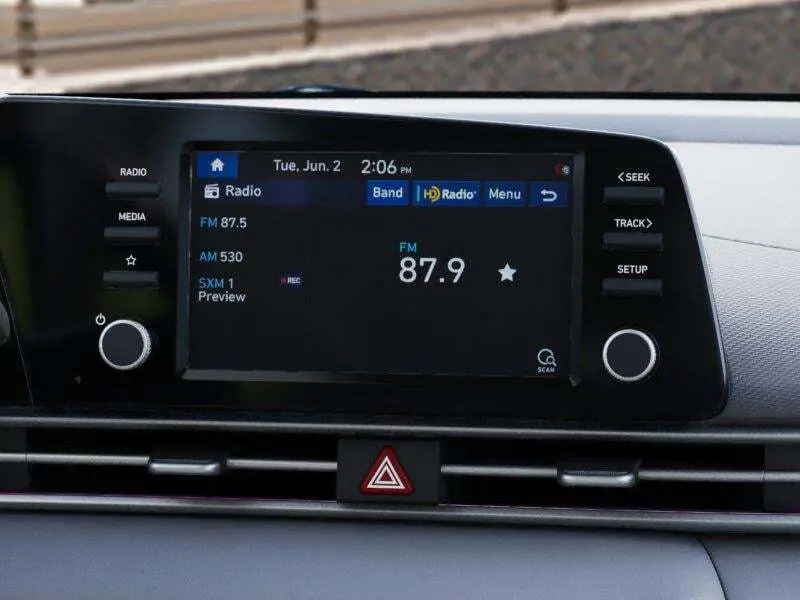 2025 Hyundai Elantra SE photo 11