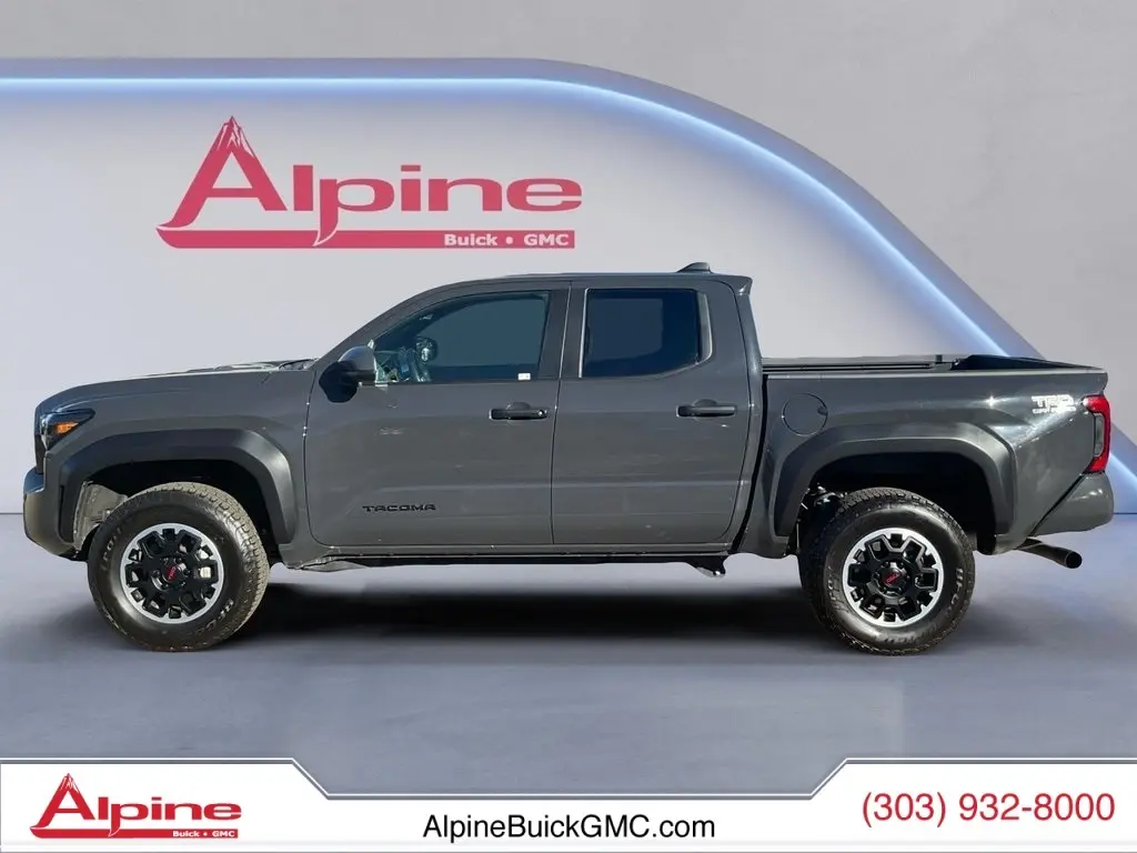 2024 Toyota Tacoma 4x4 SR5 photo 2