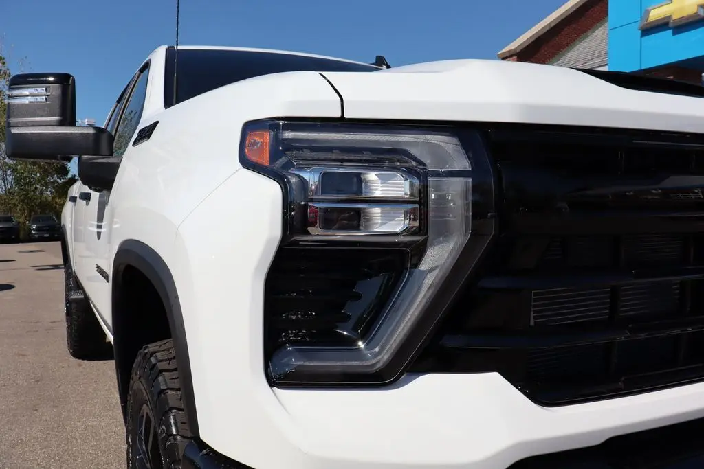 2026 Chevrolet Silverado LT photo 4