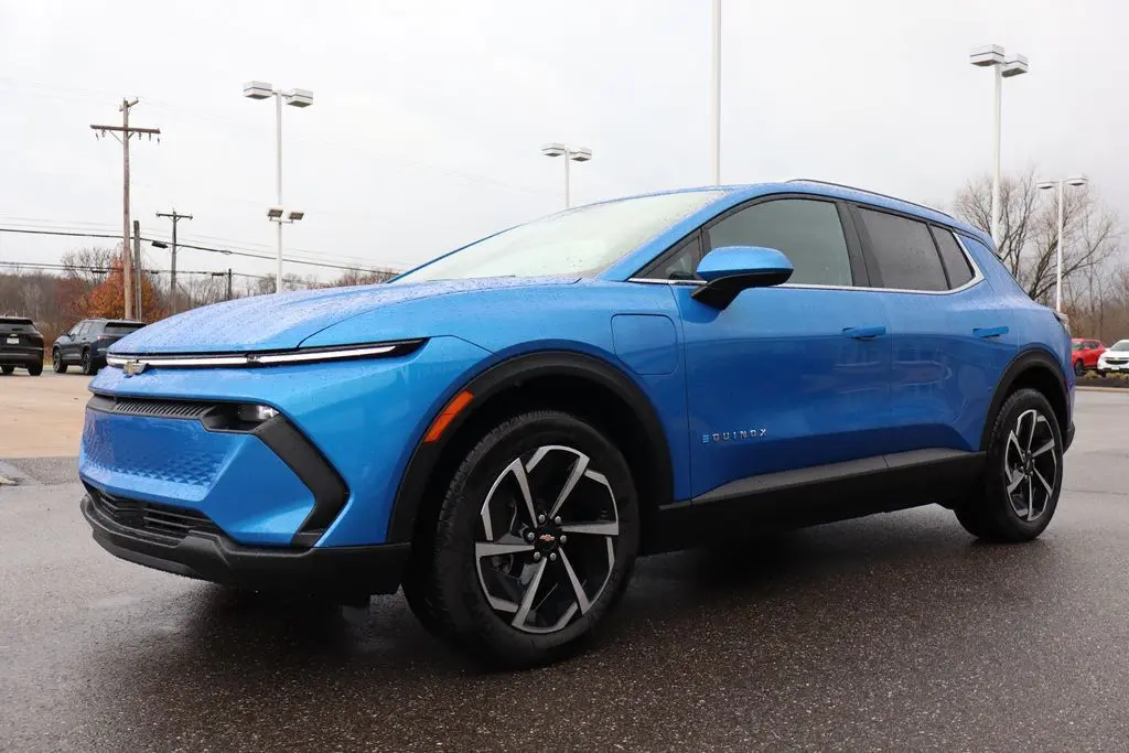 2026 Chevrolet Equinox EV 1LT photo 4
