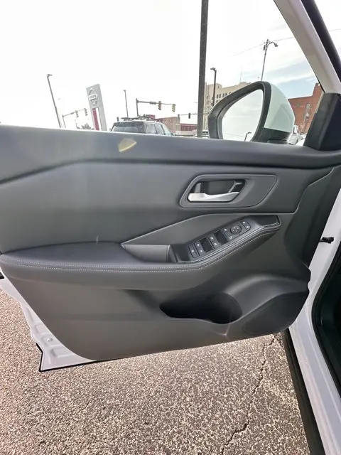 2026 Nissan Rogue SV photo 19