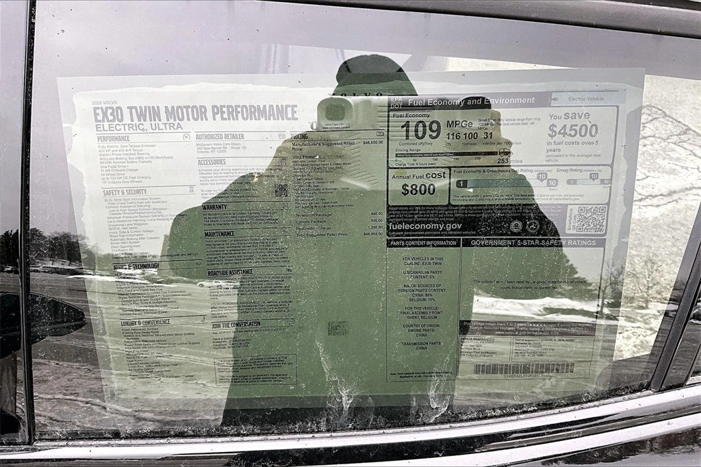 2026 Volvo - image 14