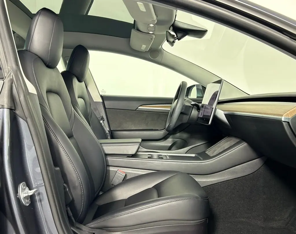 2022 Tesla Model 3 Long Range photo 10
