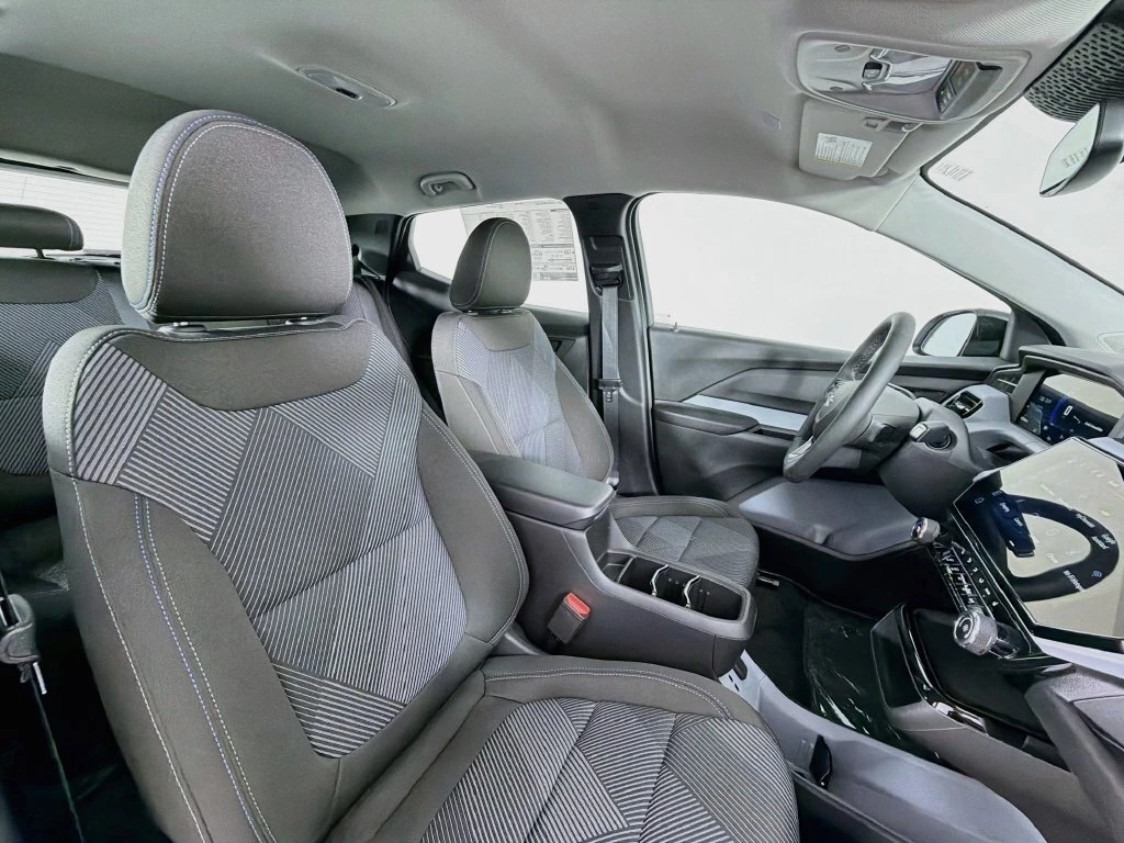 2027 Chevrolet Bolt EV LT - Photo 27