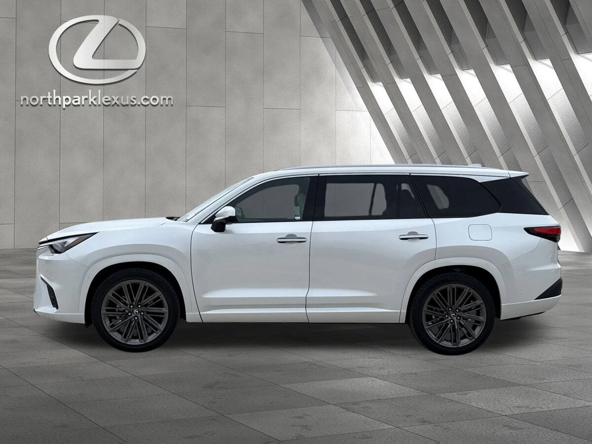 2026 Lexus TX Luxury's photo