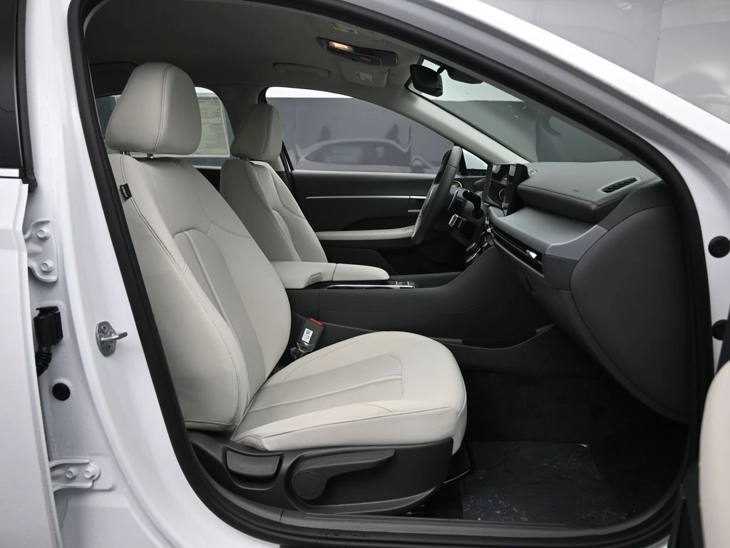 2026 Hyundai Sonata SEL - Photo 30