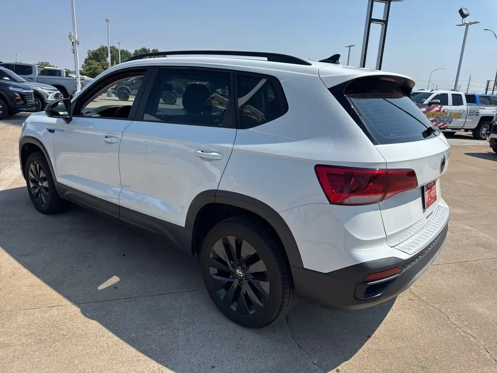 2022 Volkswagen Taos S photo 8