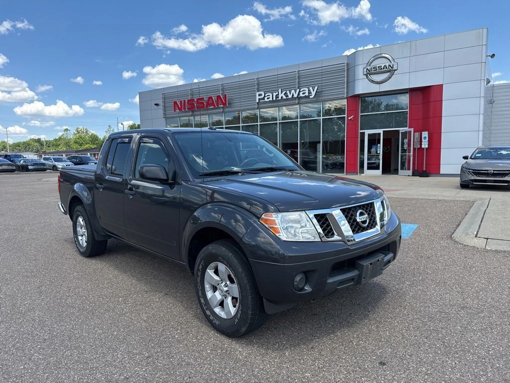 2013 Nissan Frontier 4.0 SV Crew Cab 4X4 AT SWB's photo