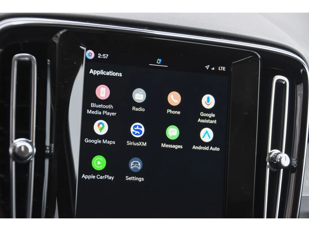 2026 Volvo - image 18