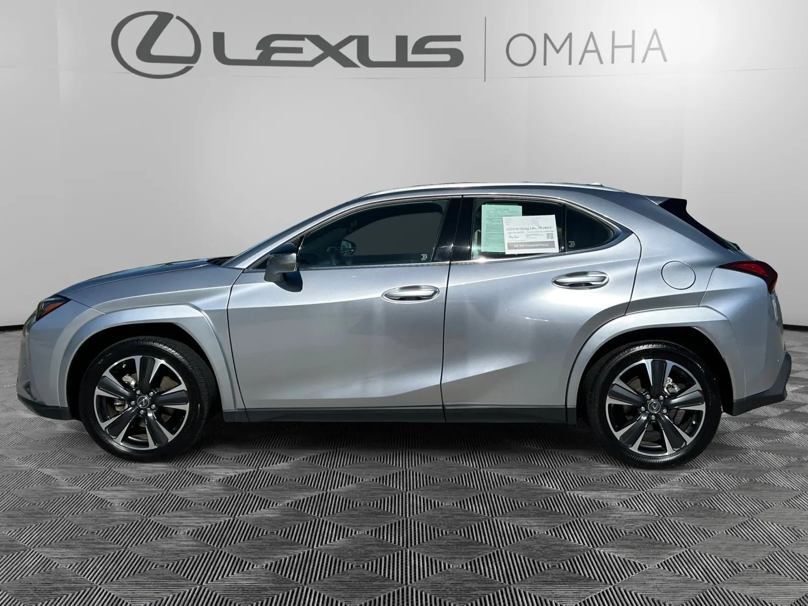 2023 Lexus UX 250h Premium photo 2