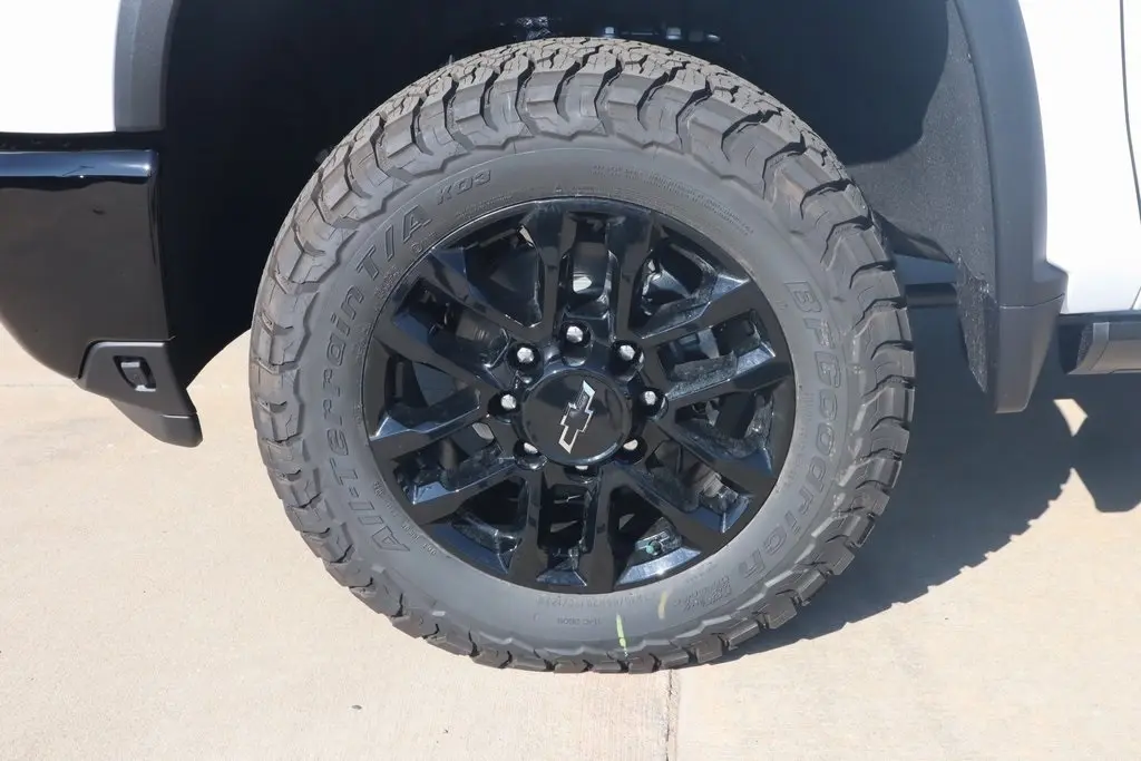 2026 Chevrolet Silverado 2500HD LTZ photo 17