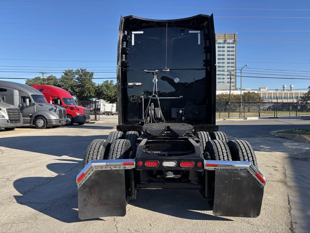2023 Peterbilt 579 — photo 6