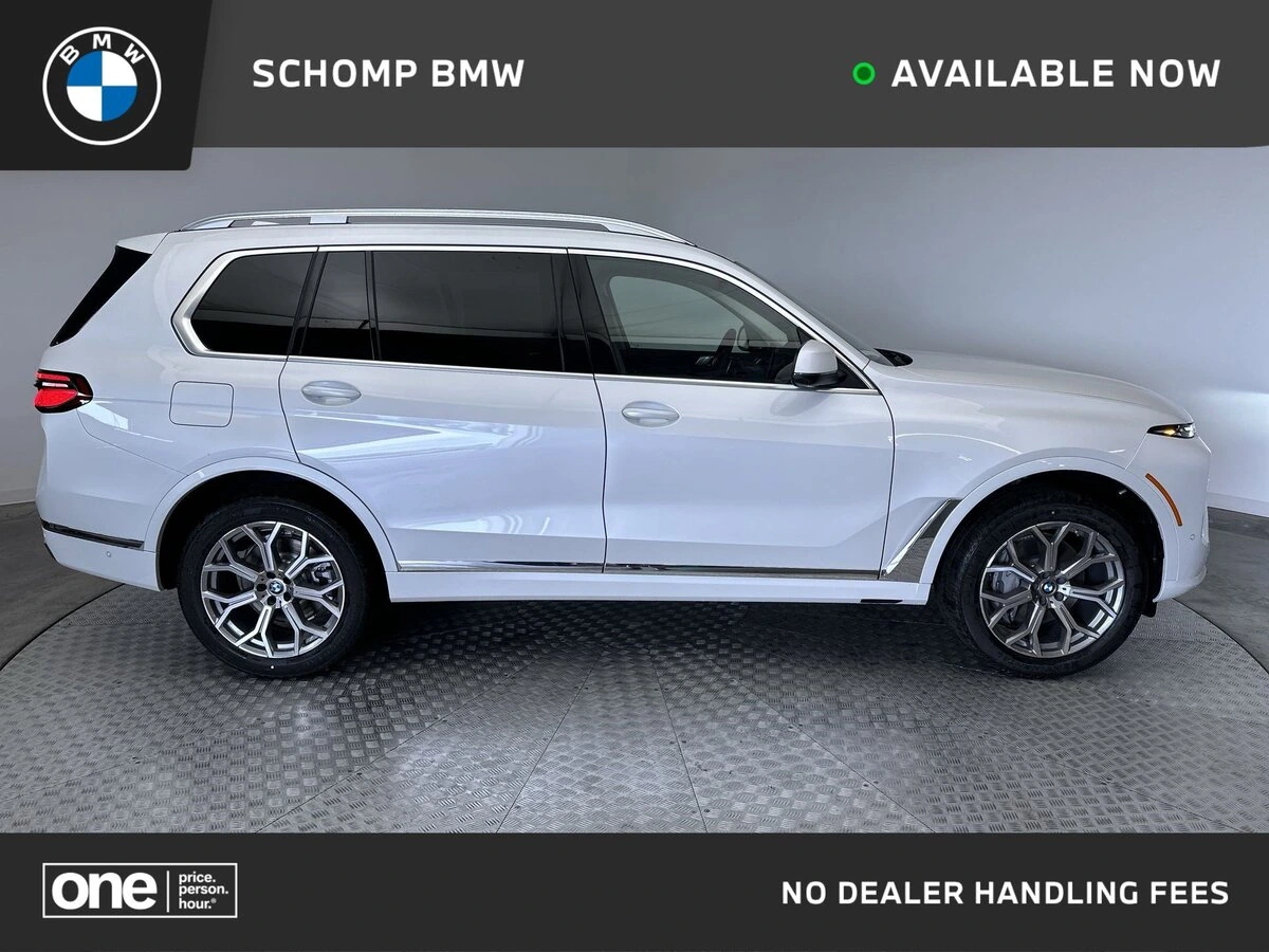 2026 BMW X7 40i's photo