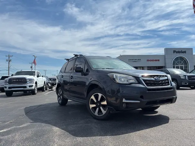 2017 Subaru Forester 2.5i Premium photo 3