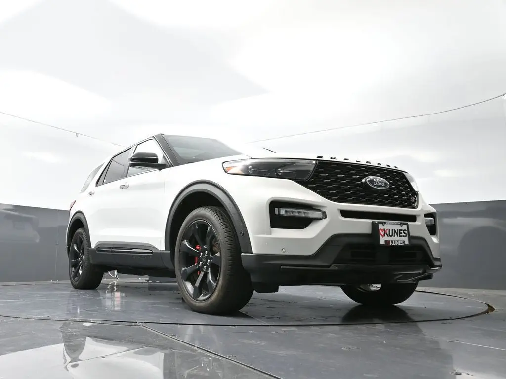 2021 Ford Explorer ST photo 37