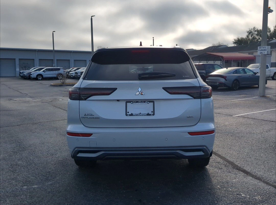 2026 Mitsubishi Outlander SEL - Photo 7