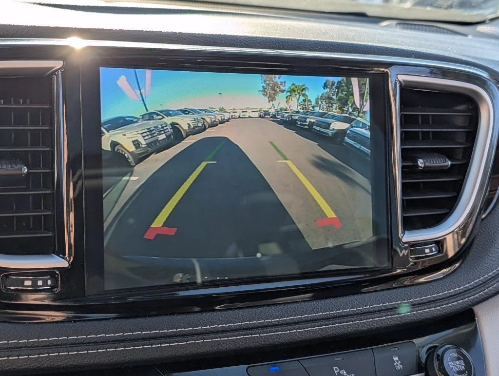 2023 Chrysler Pacifica Hybrid Limited - Photo 26