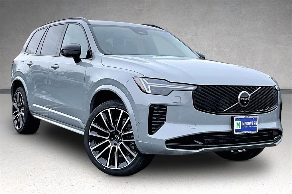 2026 Volvo - image 2