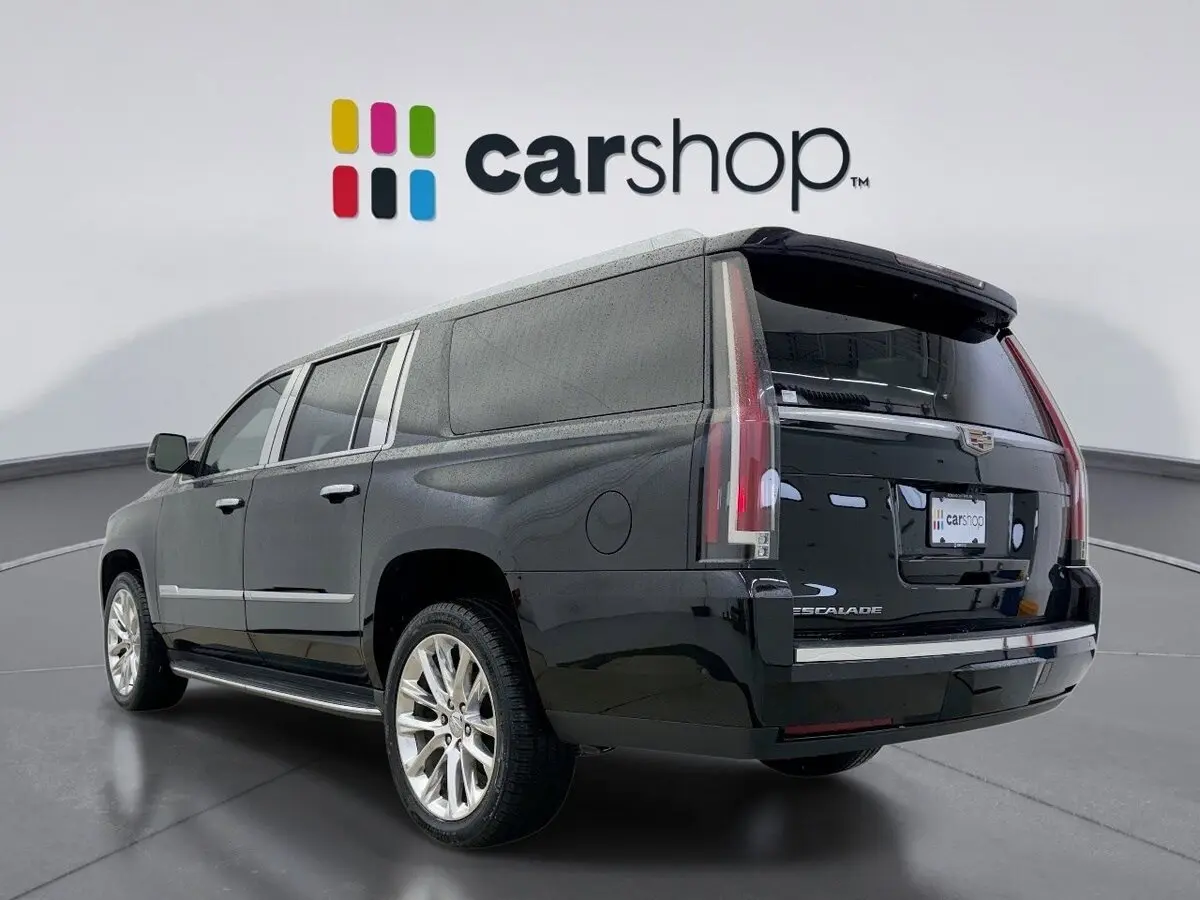 2019 Cadillac Escalade ESV Luxury photo 3