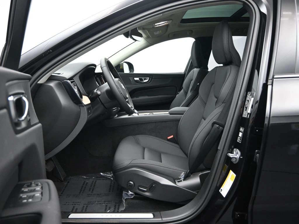 2026 Volvo XC60 Plus - Photo 22