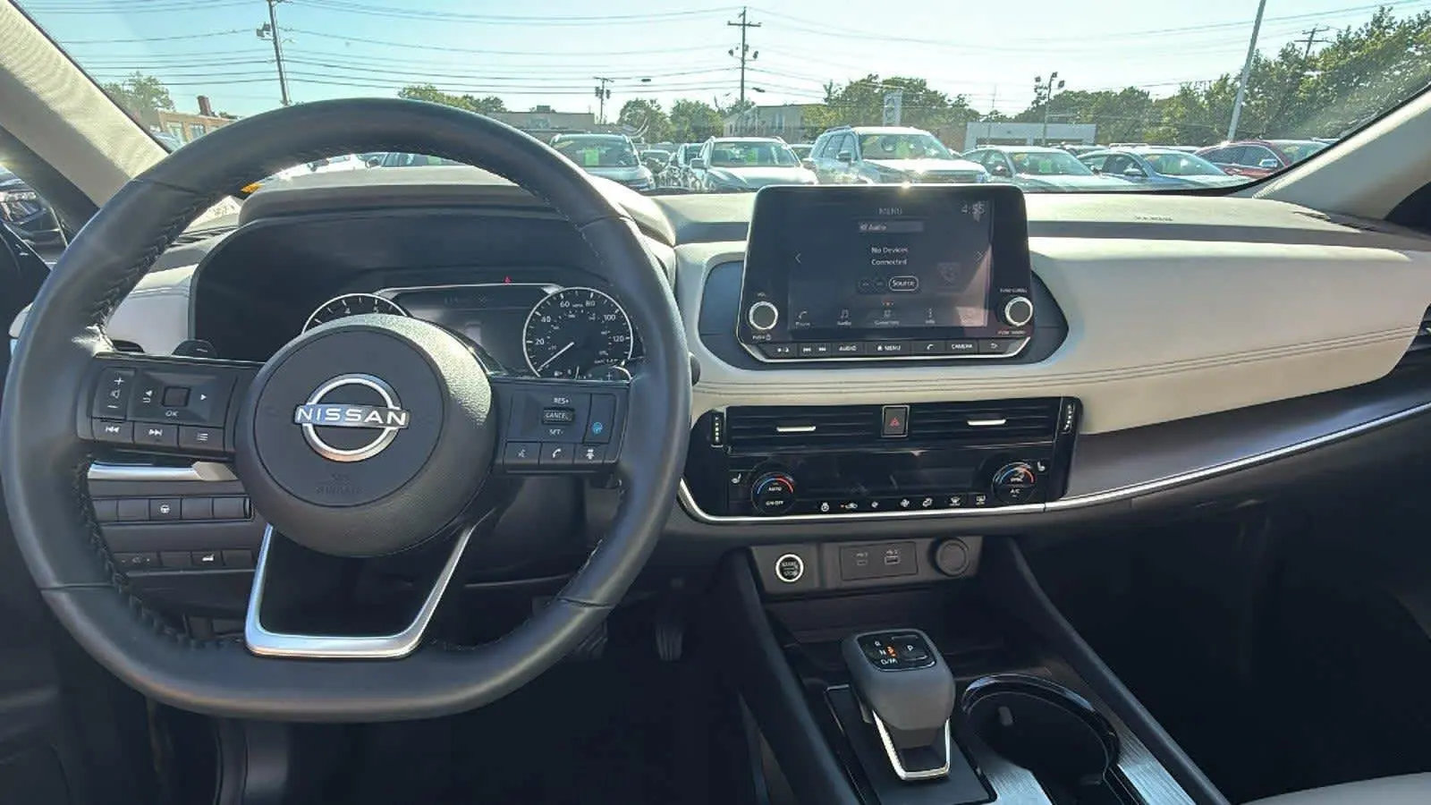 2022 Nissan Rogue SV photo 13