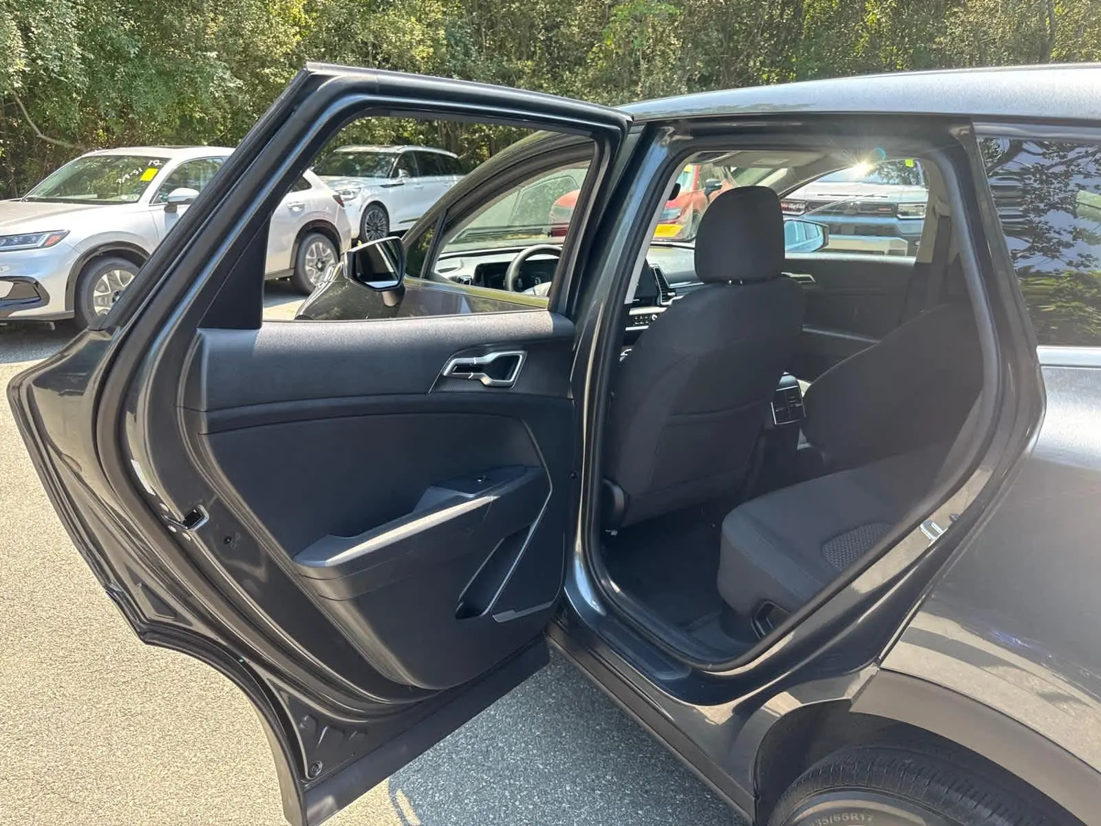 2023 Kia Sportage Hybrid LX photo 28