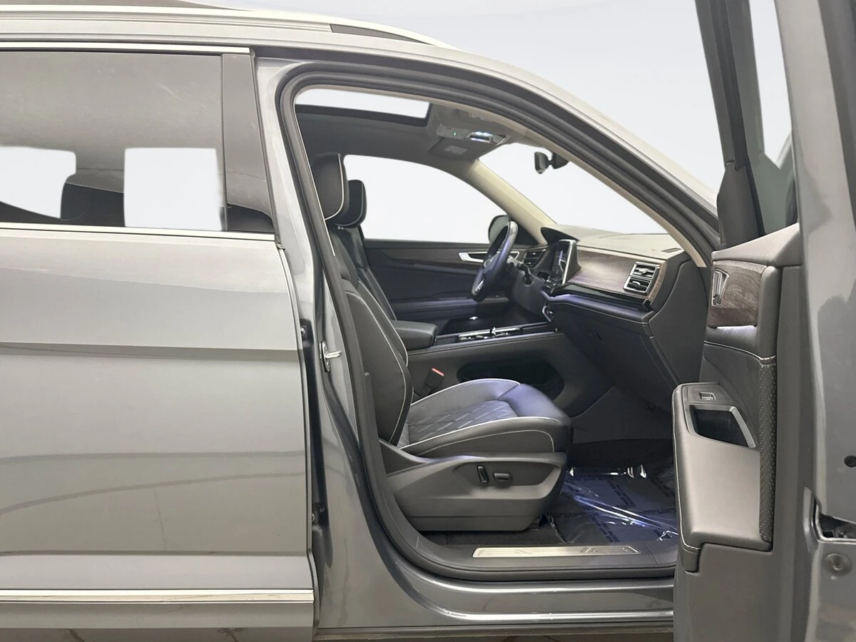 2024 Volkswagen Atlas SEL Premium R-Line - Photo 19