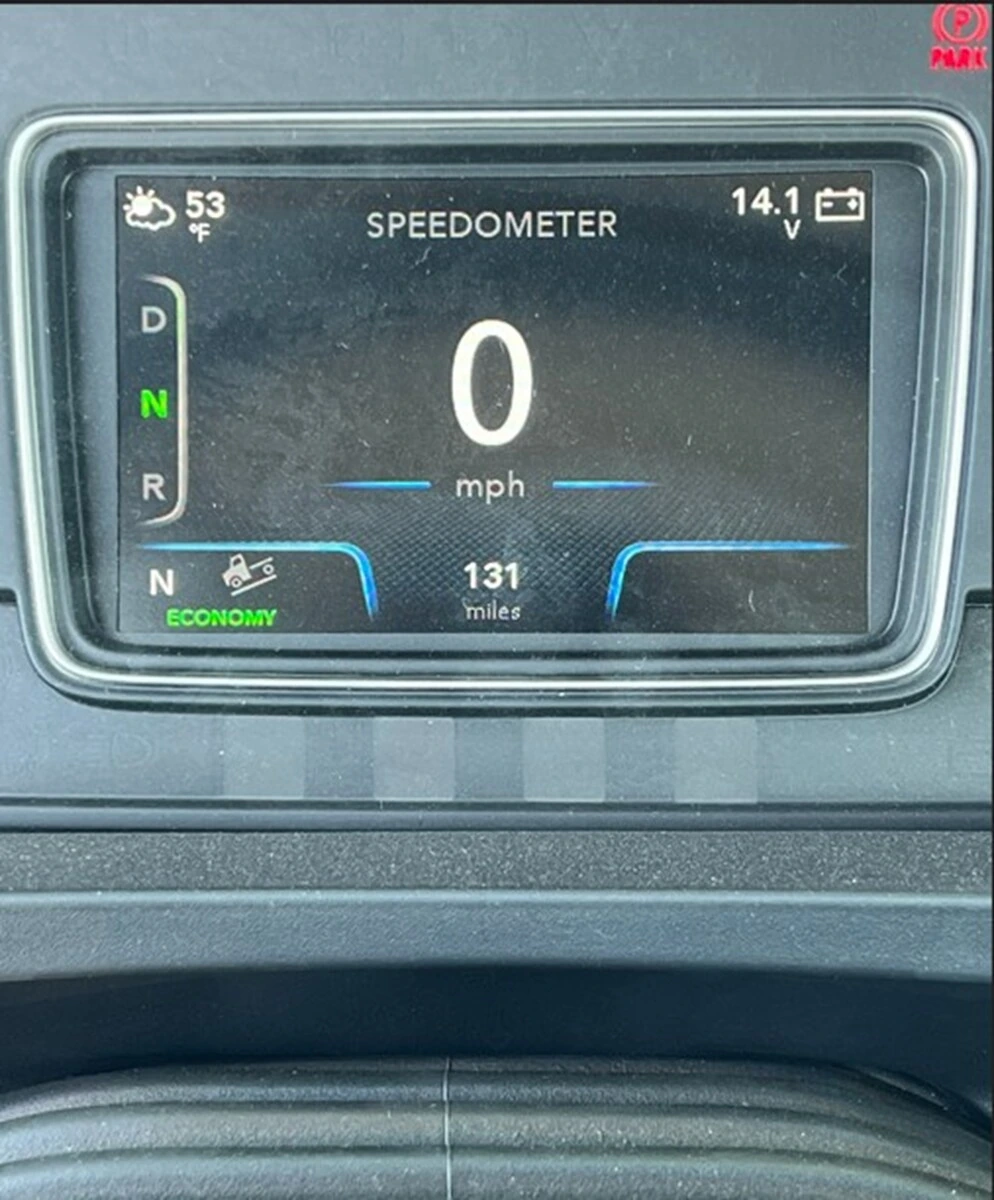 2025 International LT - image 7