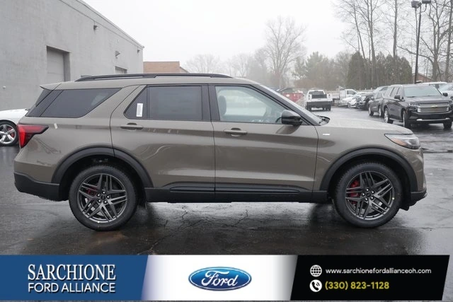2026 Ford Explorer ST-LINE's photo