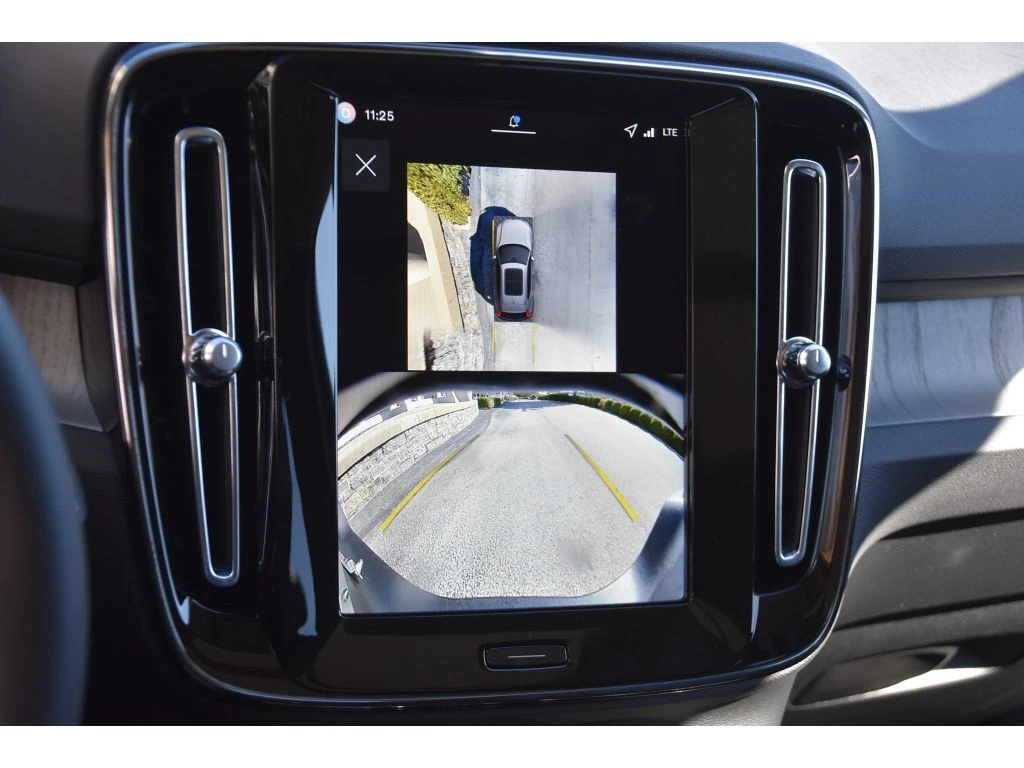 2026 Volvo - image 21