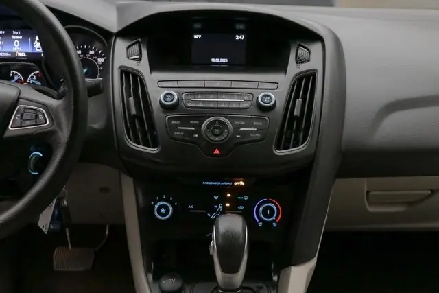 2018 Ford Focus SE photo 19