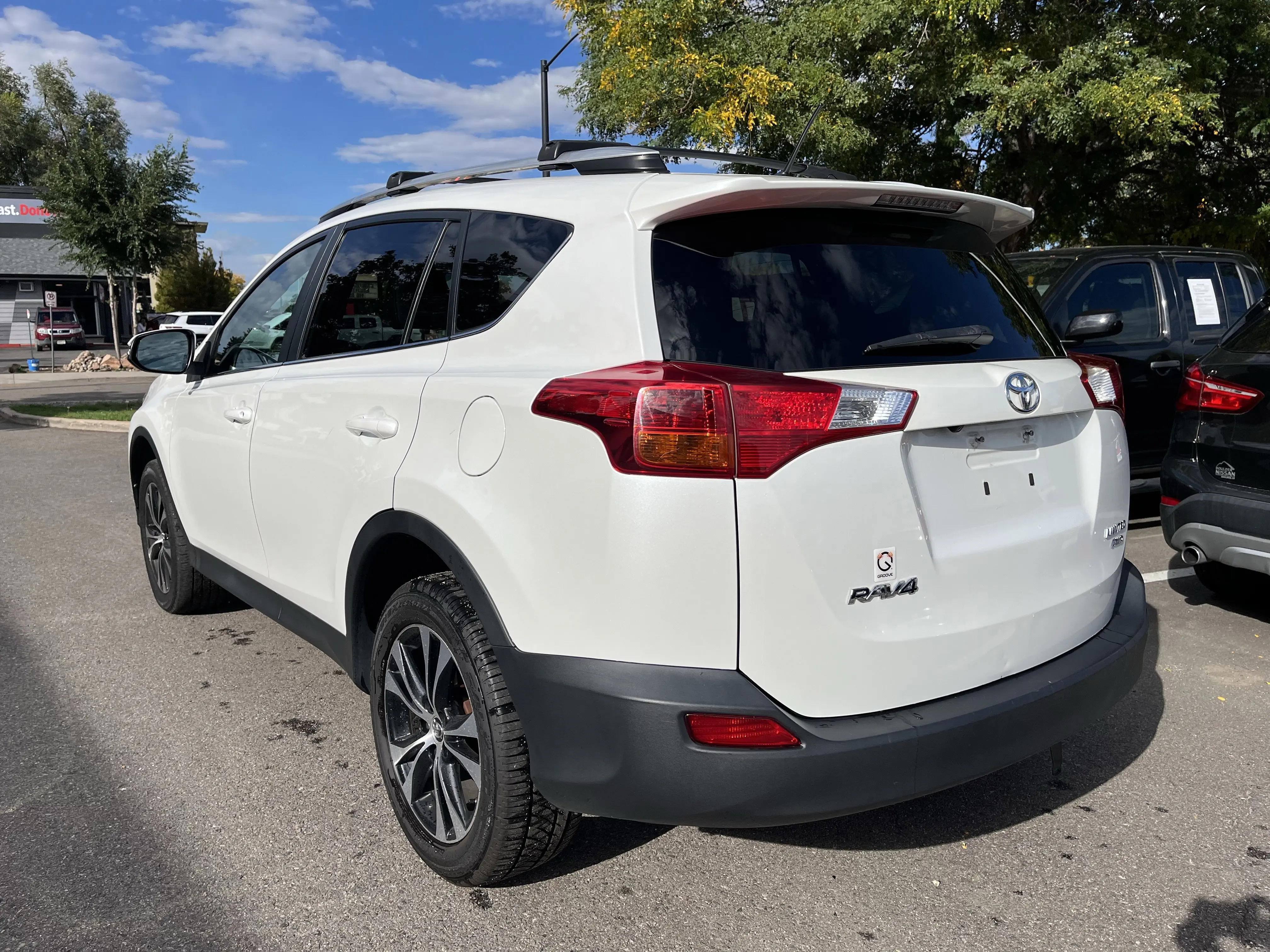 2015 Toyota RAV4 Limited photo 3