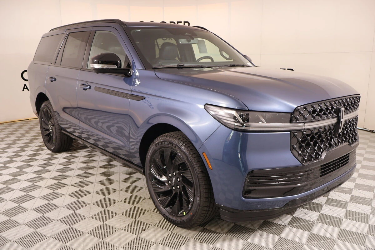 2027 Lincoln Navigator
