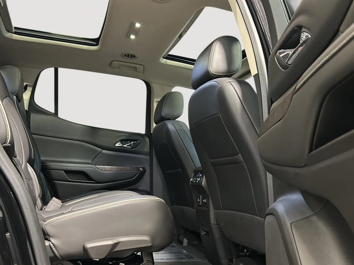 2023 GMC Acadia Denali - Photo 12