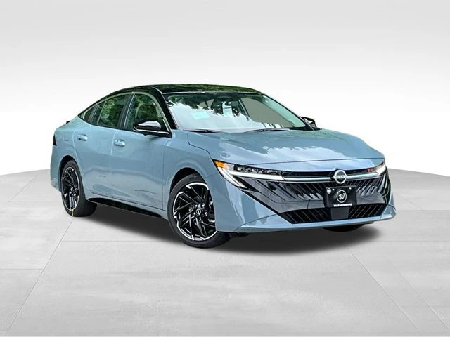 2026 Nissan Sentra SR CVT's photo