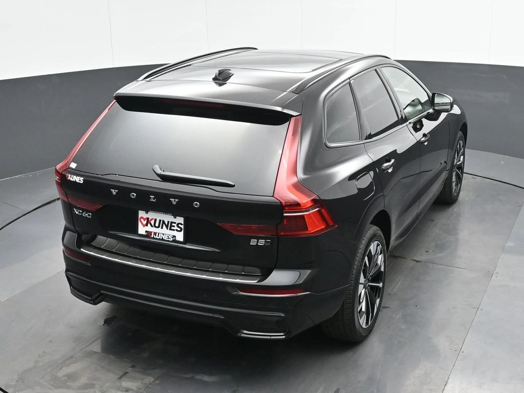2026 Volvo XC60 Plus - Photo 31